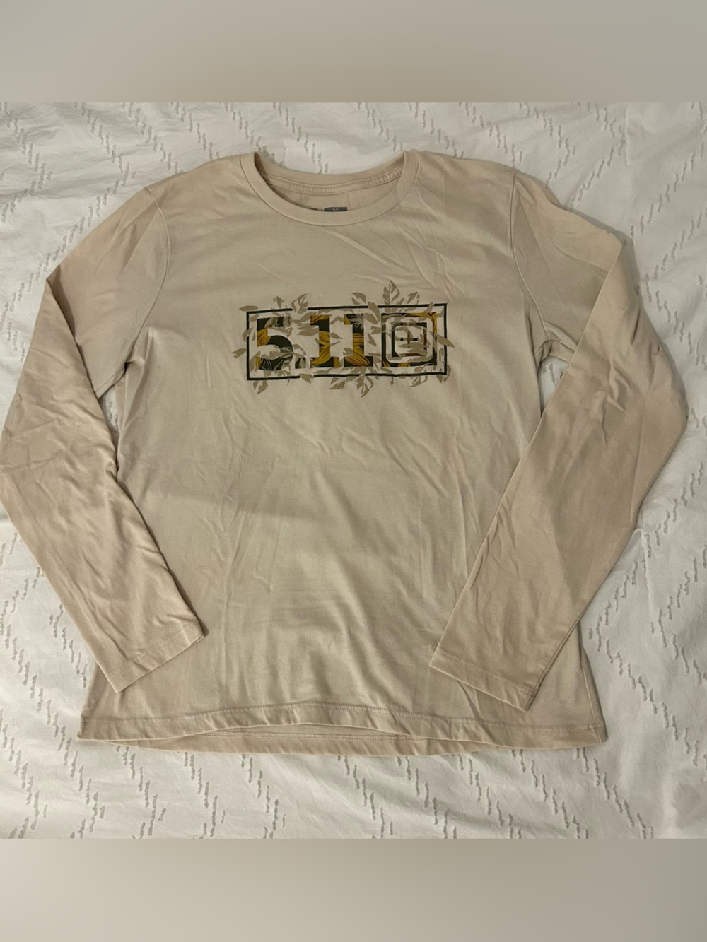 5.11 Tactical Women’s T-Shirt Tee Medium Tan Long Sleeve Floral Logo Crew Neck